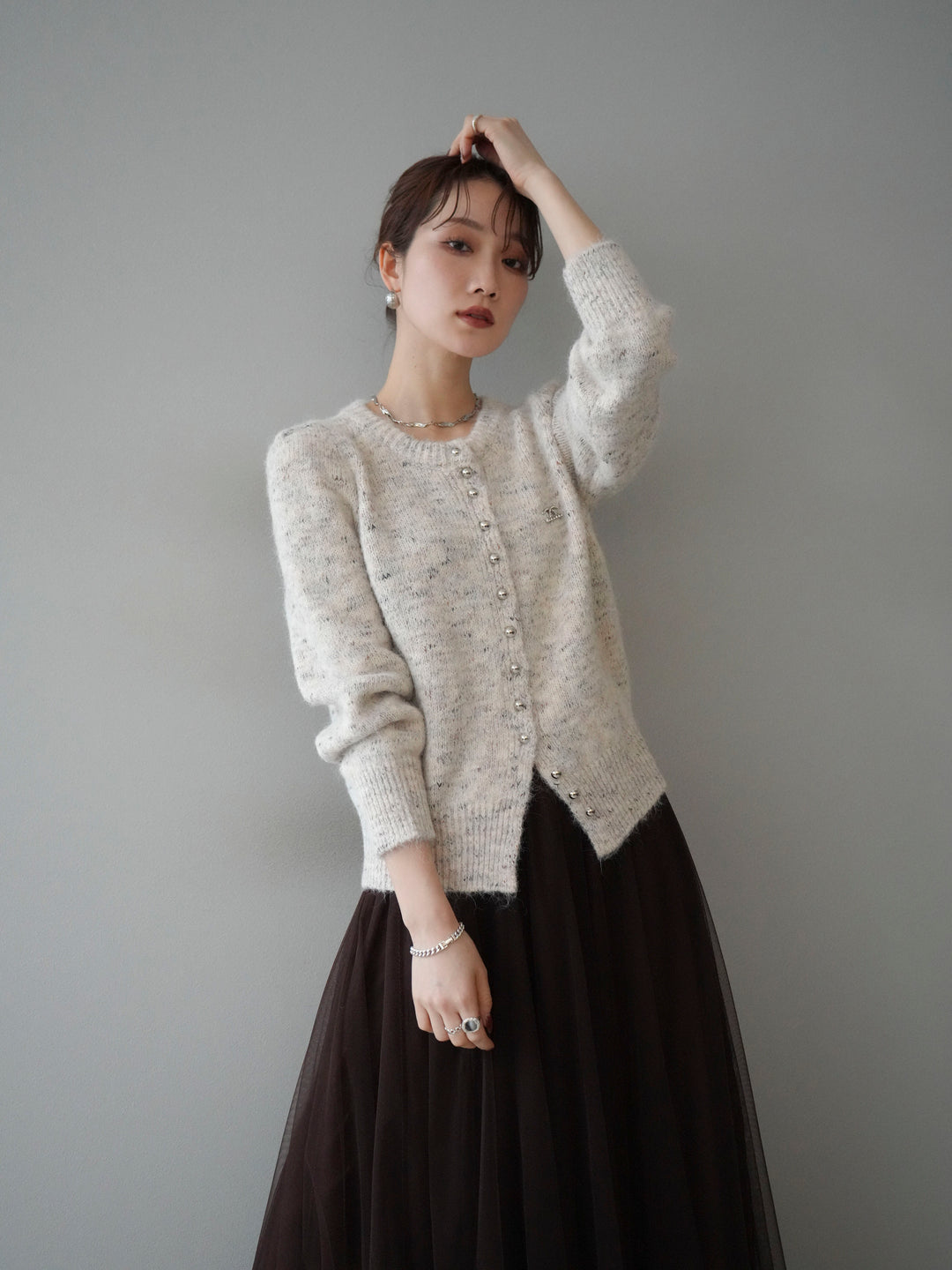 [SET]ブローチ付silverボタンミックスニットカーディガン+チュールボリュームスカート(2set)
