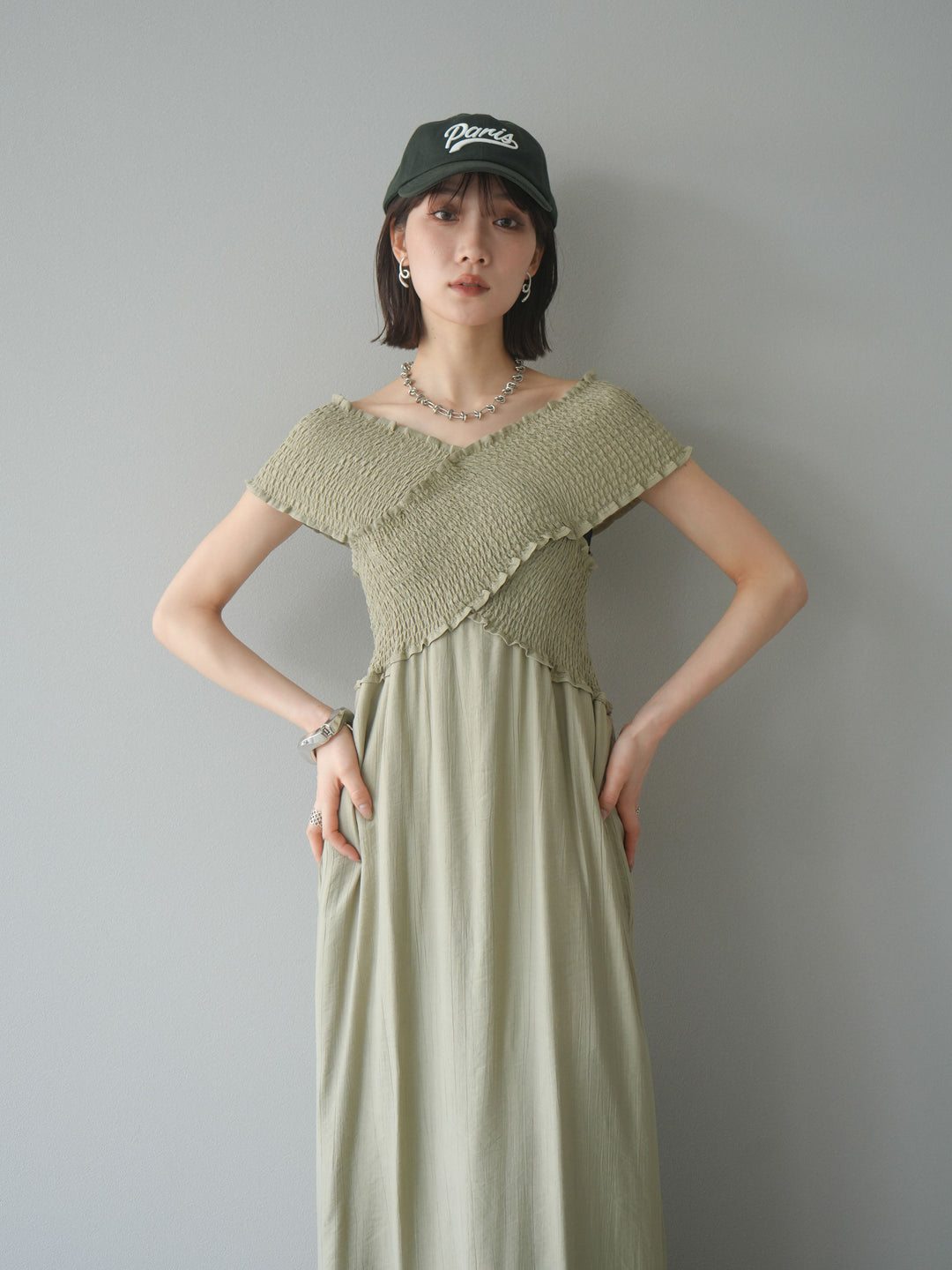 [予約]シャーリングクロスワンピース/グレージュ