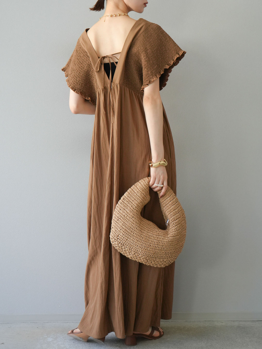 【預購】褶皺V領洋裝/米色