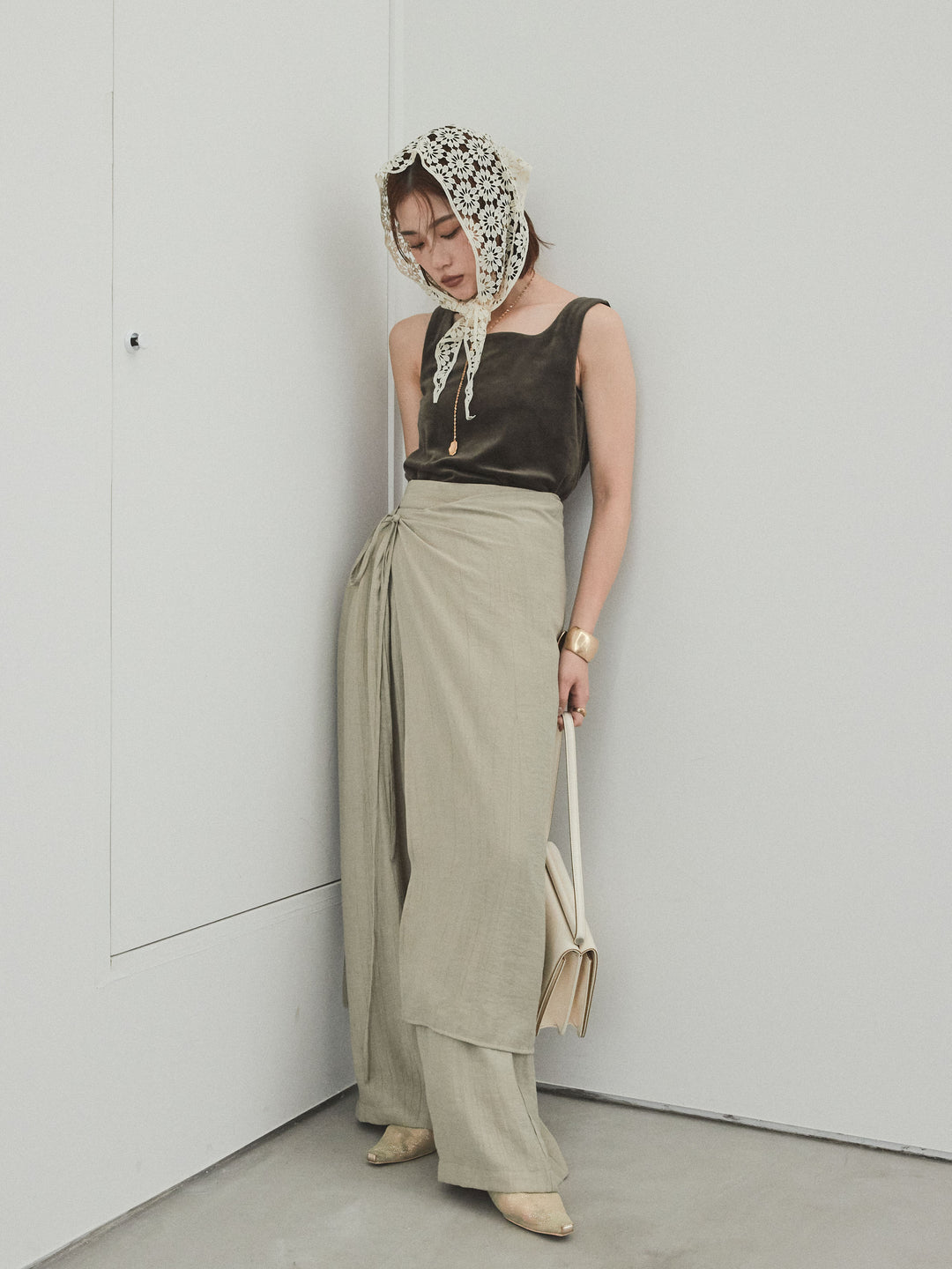 [SET]スクエアベロアタンクトップ+ワッシャーサテンレイヤードスカートパンツ(2set)