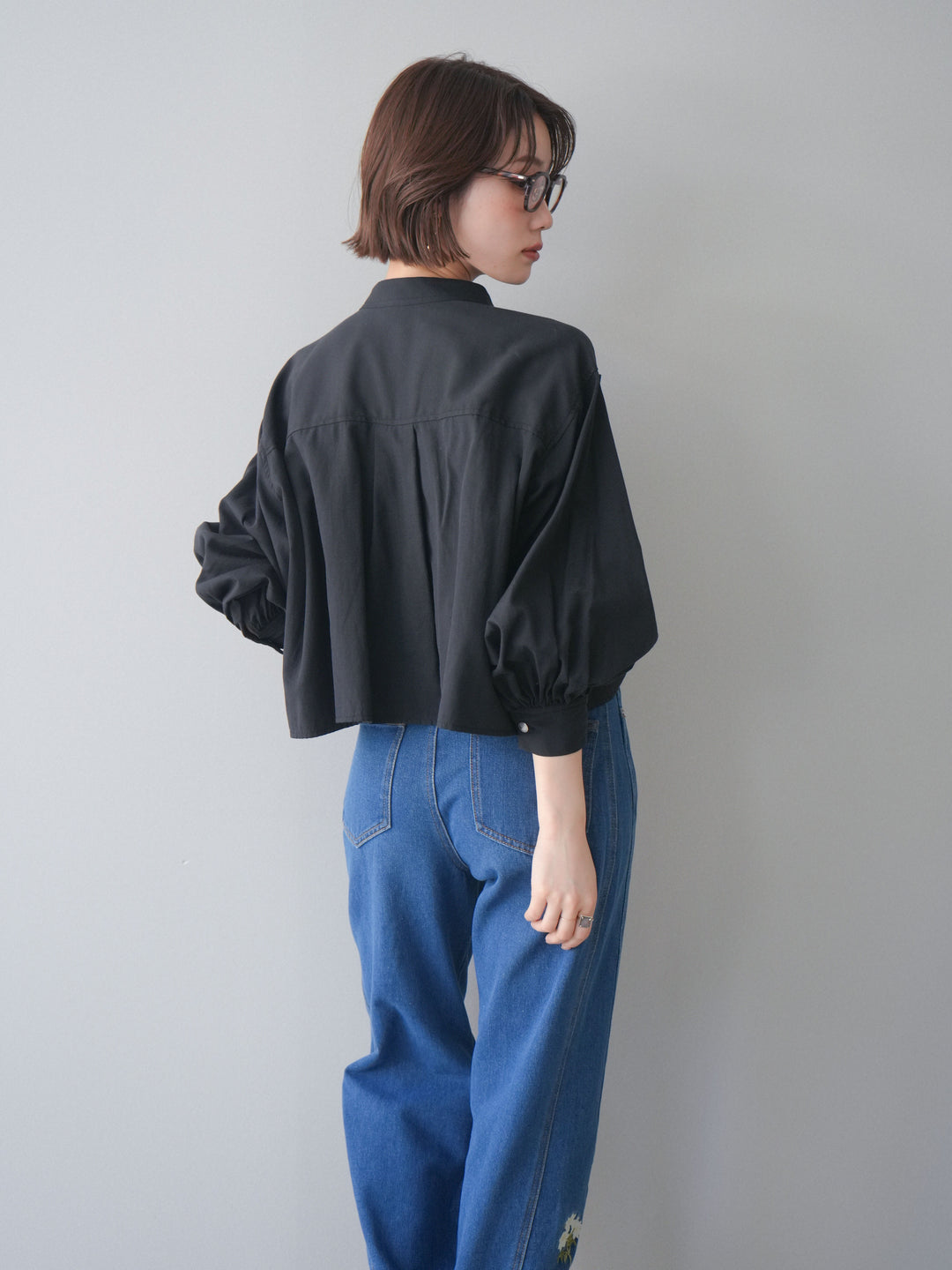 [予約]ラッフルフレアショートブラウス/black