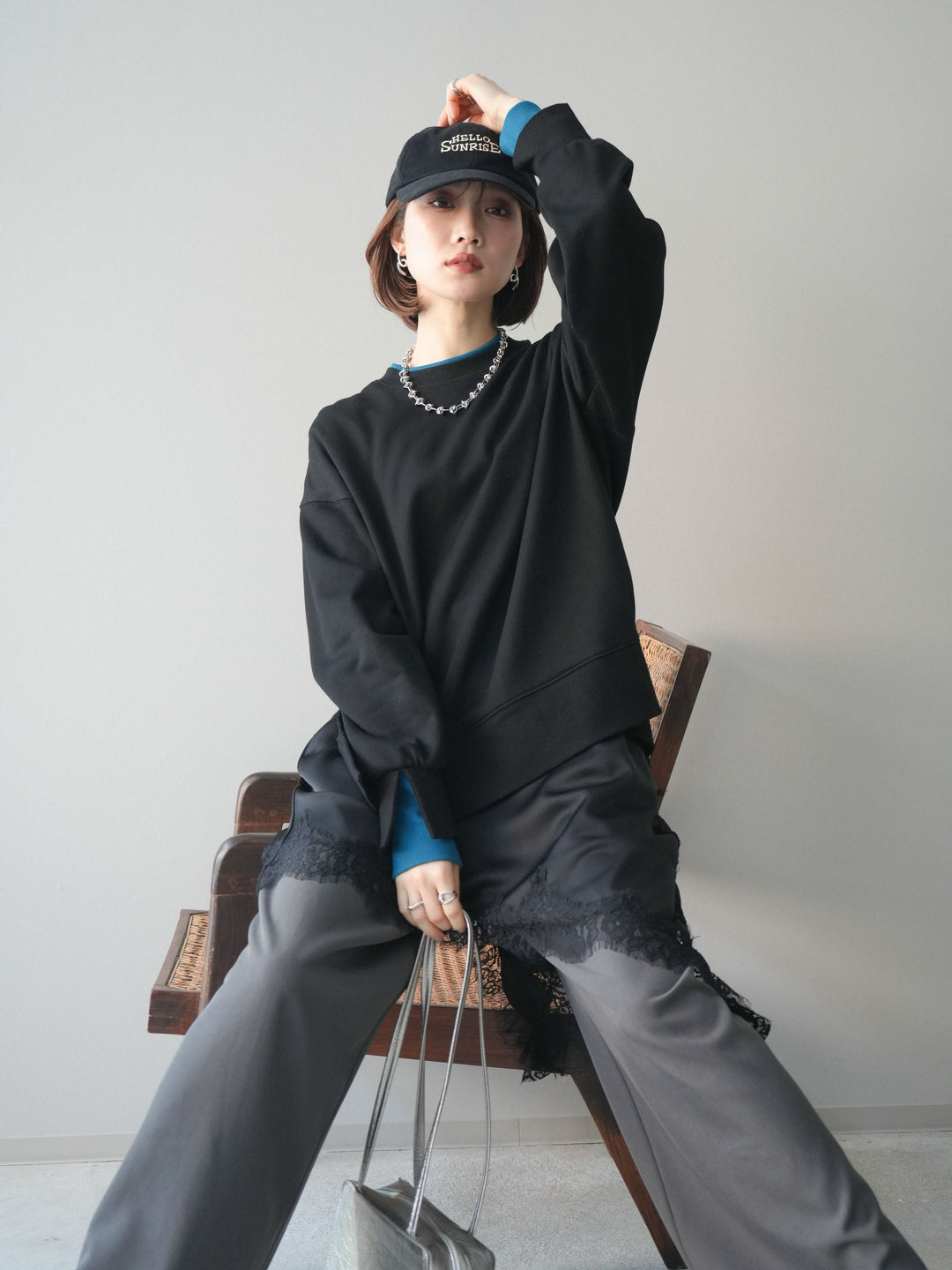 [予約]配色レイヤードデザインスエットプルオーバー/black