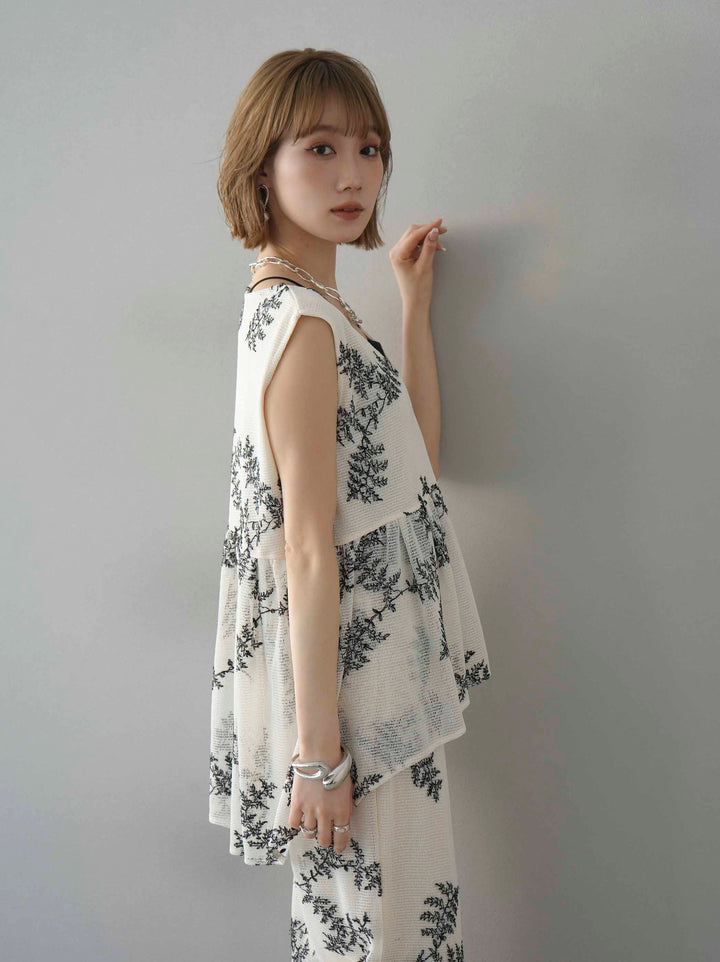 [予約]リーフ柄メッシュVネックフレアトップス/アイボリー