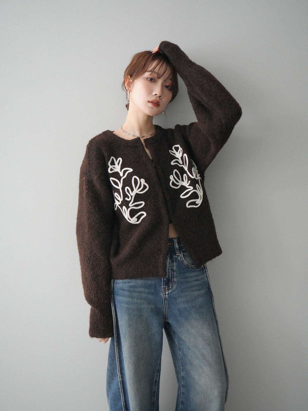 [予約]テープ刺繍ホック開きブークレニットカーディガン/darkbrown