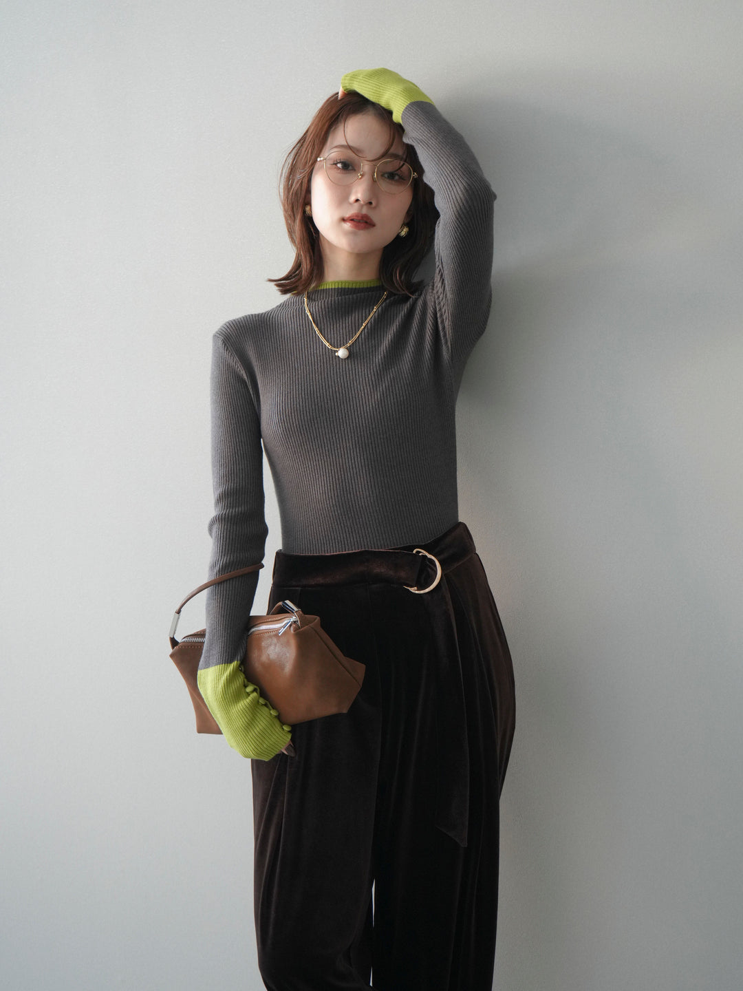 [SET]袖ボタンハイネック配色リブニットトップス+ベロアベルトスリムパンツ(2set)