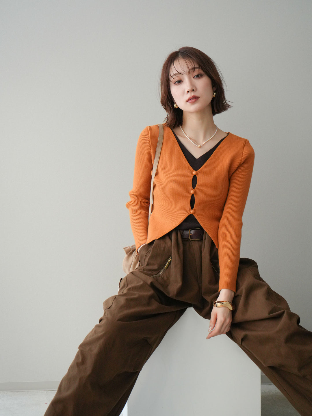 [SET]Vネック配色レイヤードスリットニットトップス+Vネック配色レイヤードスリットニットトップス(2set)