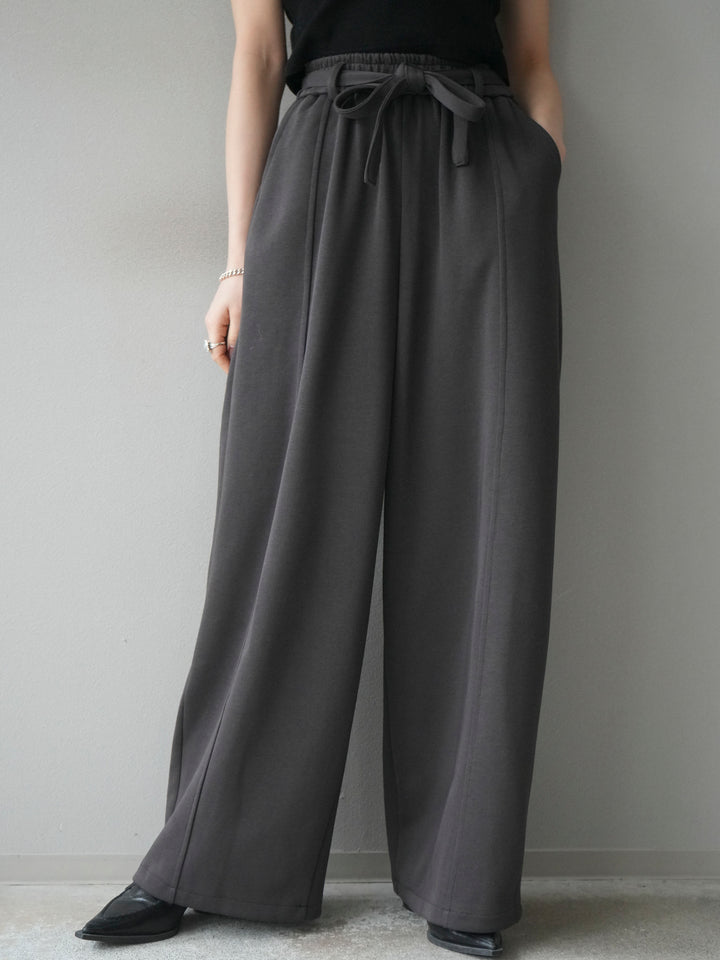[予約]ベルト付スウェットワイドパンツ/charcoal