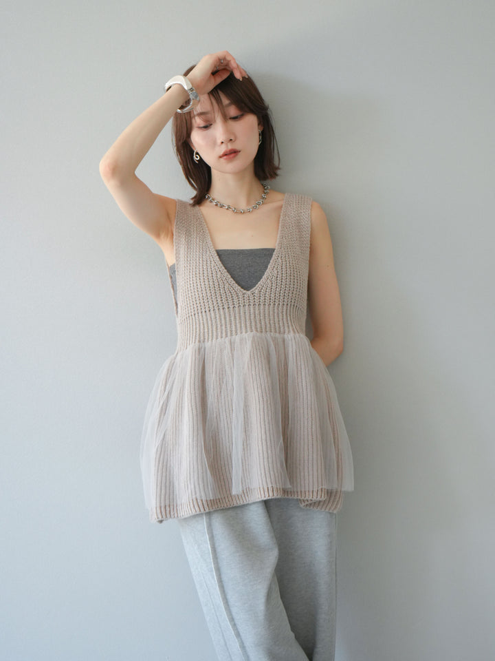 [SET] 薄紗層疊荷葉邊針織背心 + 兩用設計運動褲（2 件組）