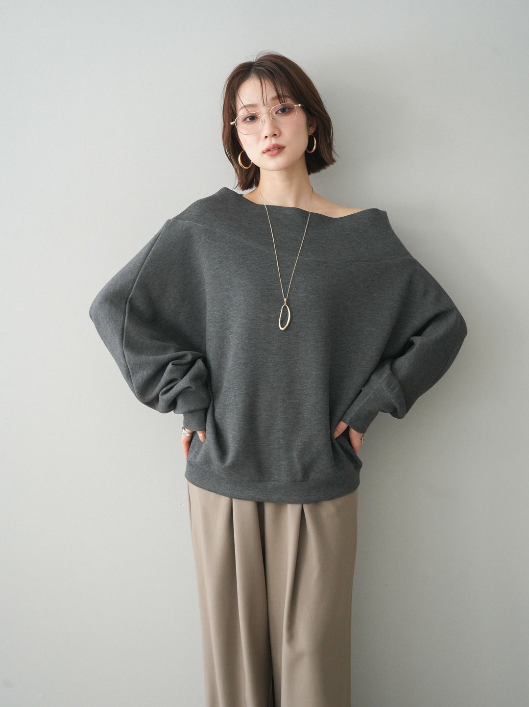 [SET]アシンメトリーオフショルポンチプルオーバー+選べるアクセセット(2set)