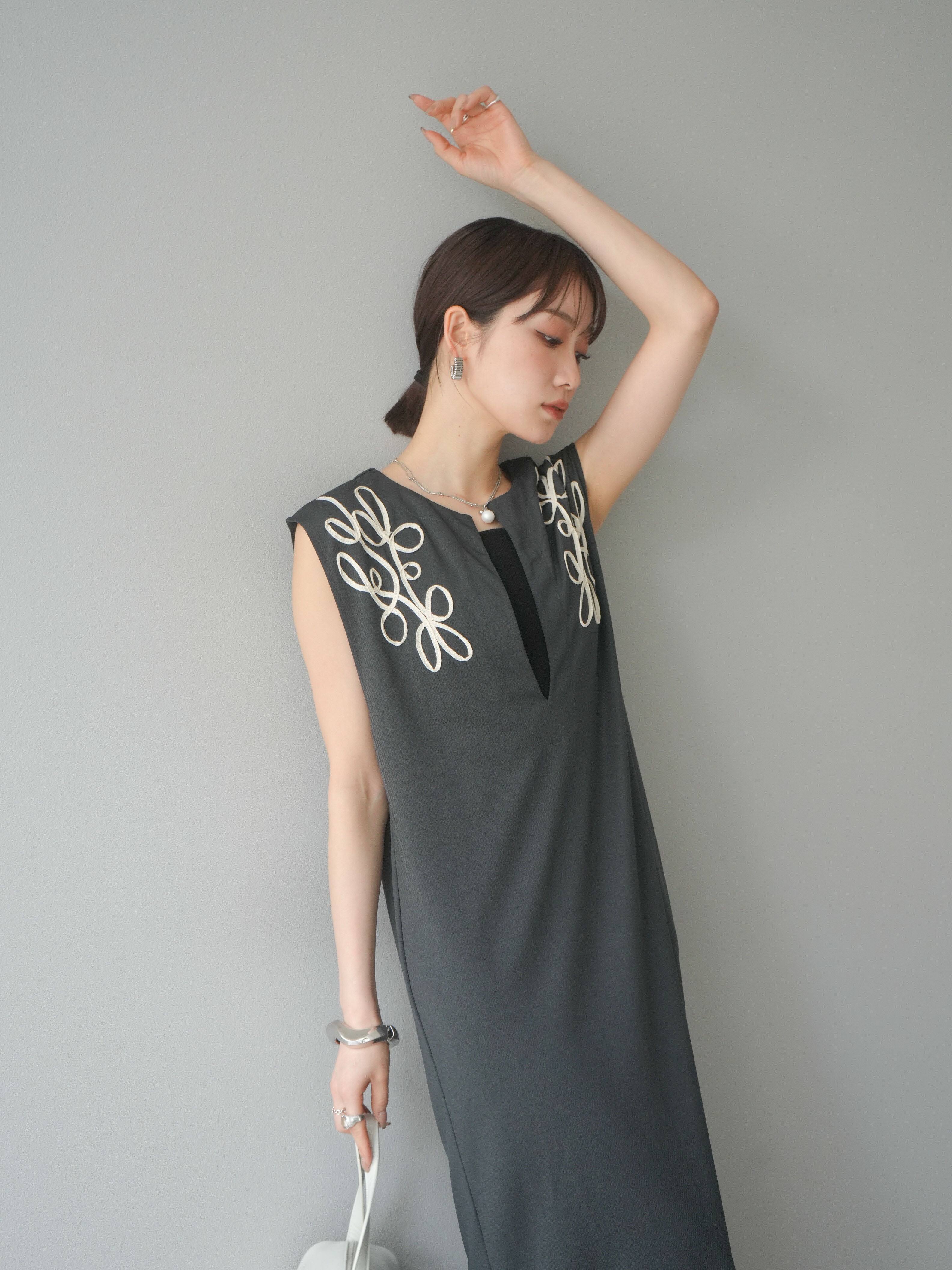 めいさん専用 刺繍入りチャコールワンピース めいさん専用 刺繍入りチャコールワンピース めいさん専用 刺繍入り