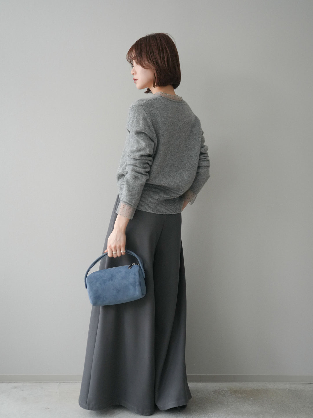 [SET]ドットチュールレイヤードボタンニットトップス+テープベルトタックバギーパンツ(2set)