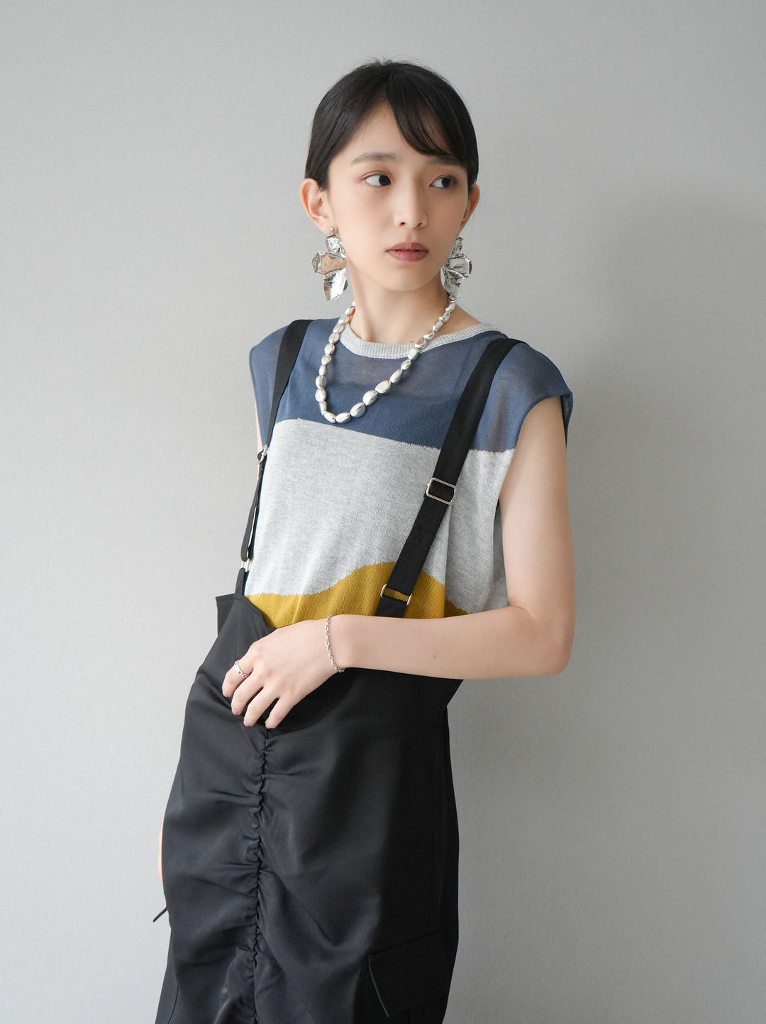 [Pre-order] Bicolor sheer knit sleeveless top/gray