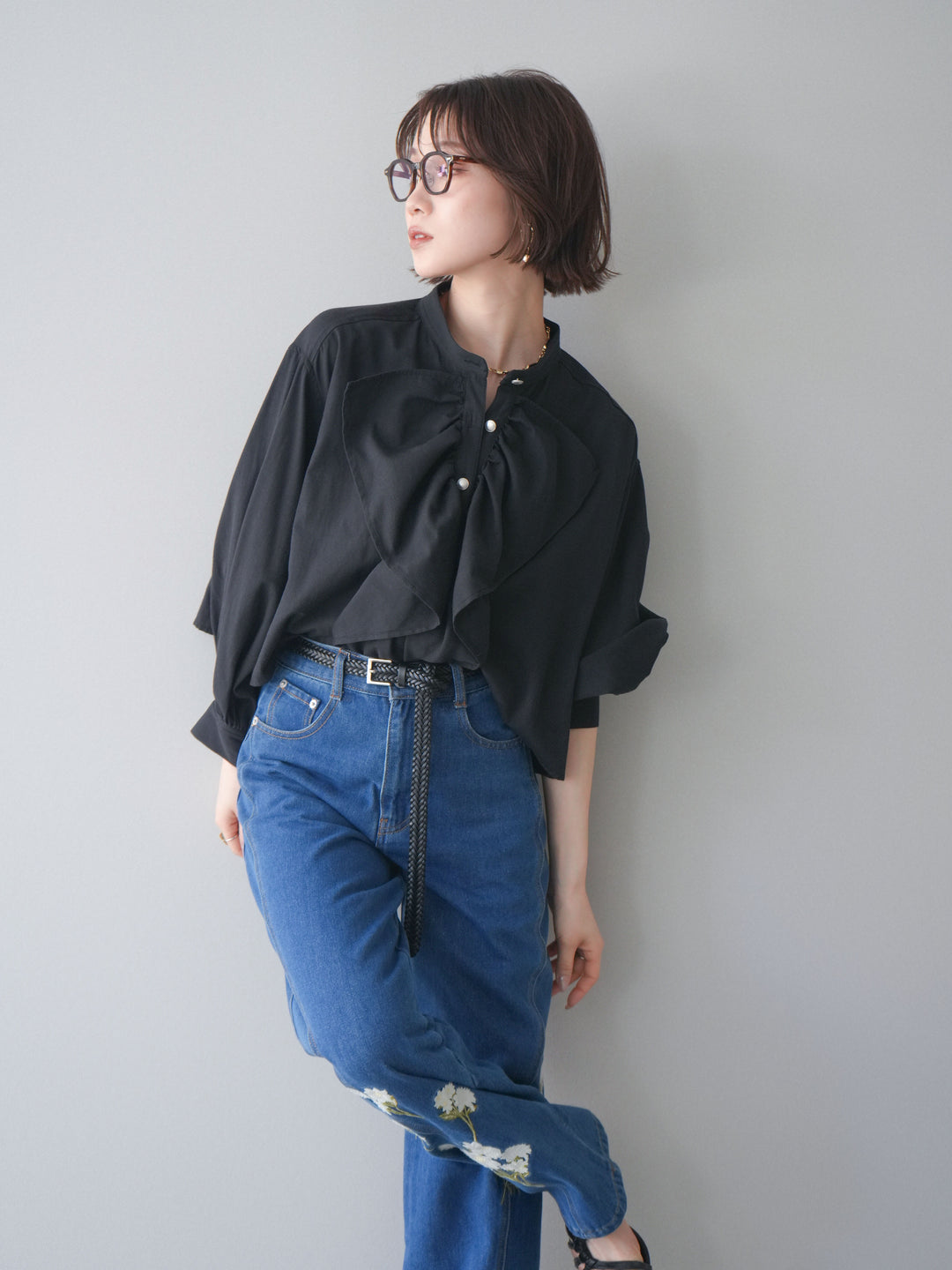 [SET]ラッフルフレアショートブラウス+フラワー刺繍ストレートデニム(2set)