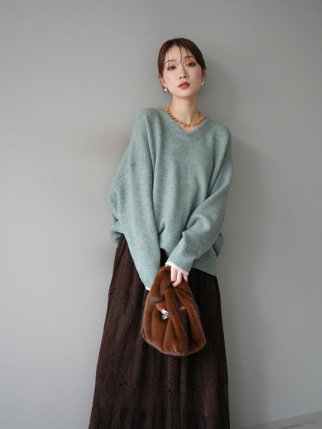 [SET]Vネック配色スリーブニットプルオーバー+選べるアクセセット(2set)