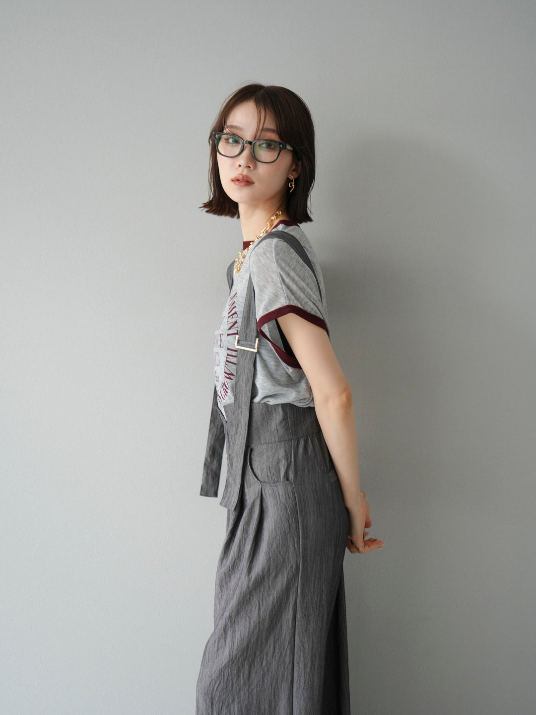 [SET]ストリングデザインハイウエストサロペット+シアーフライス ロゴプリントT (2set)