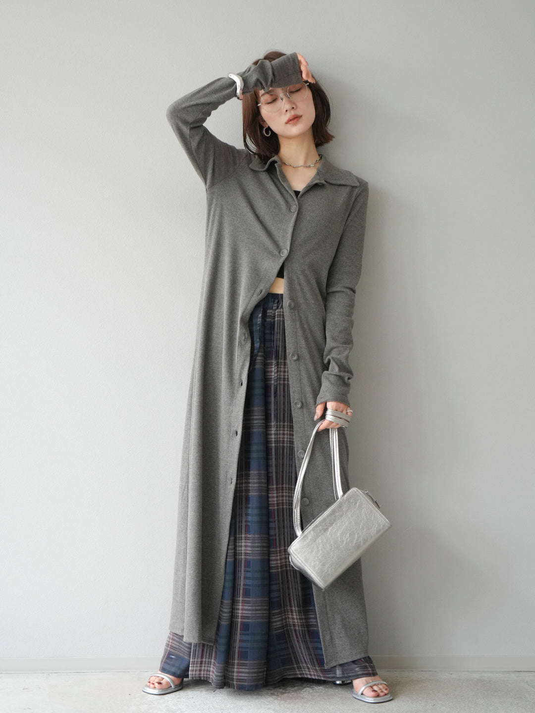 [予約]襟付きカットリブボタンワンピース/チャコール