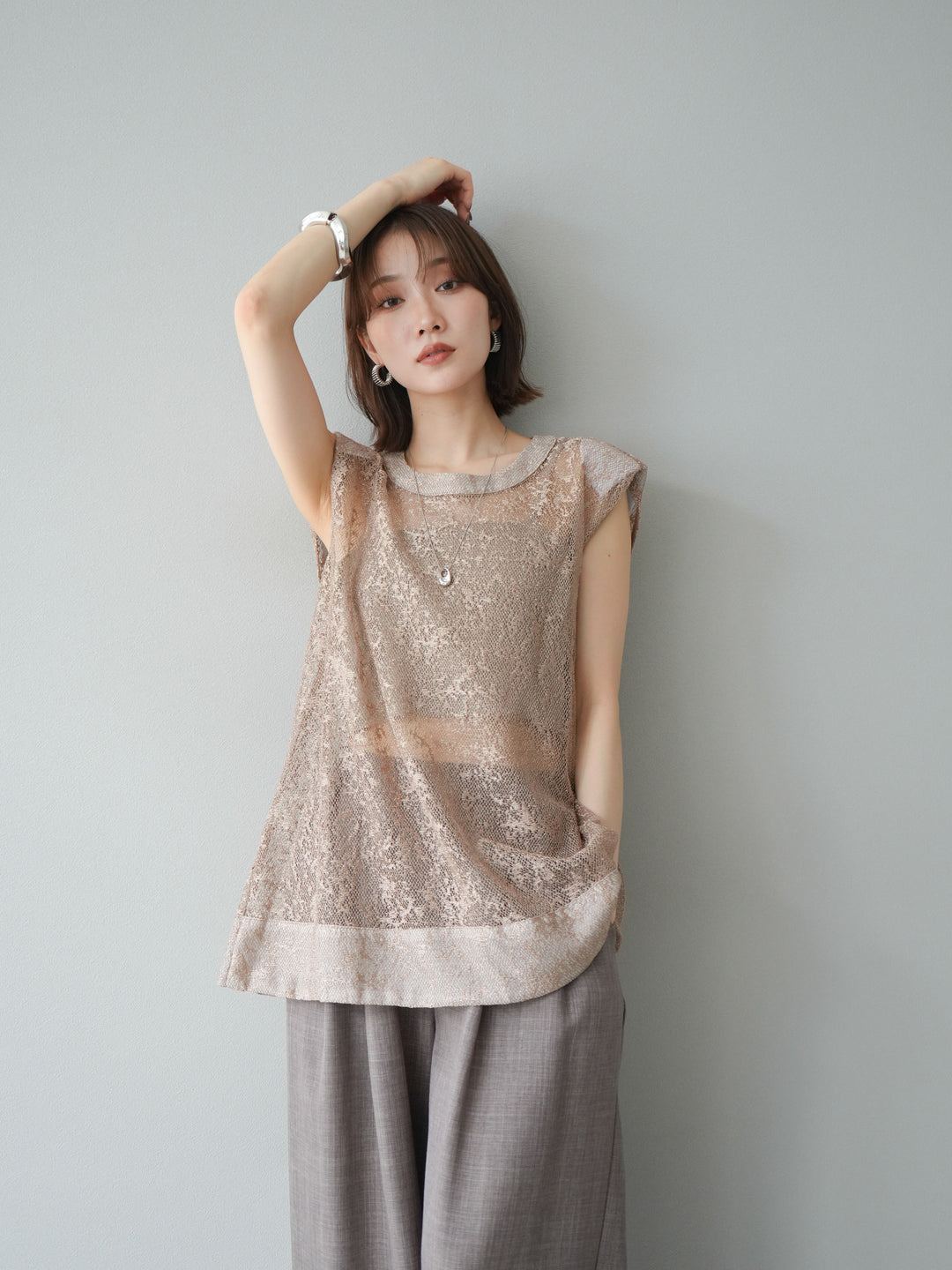 [予約]シャイニーレースプルオーバー/ブラウン