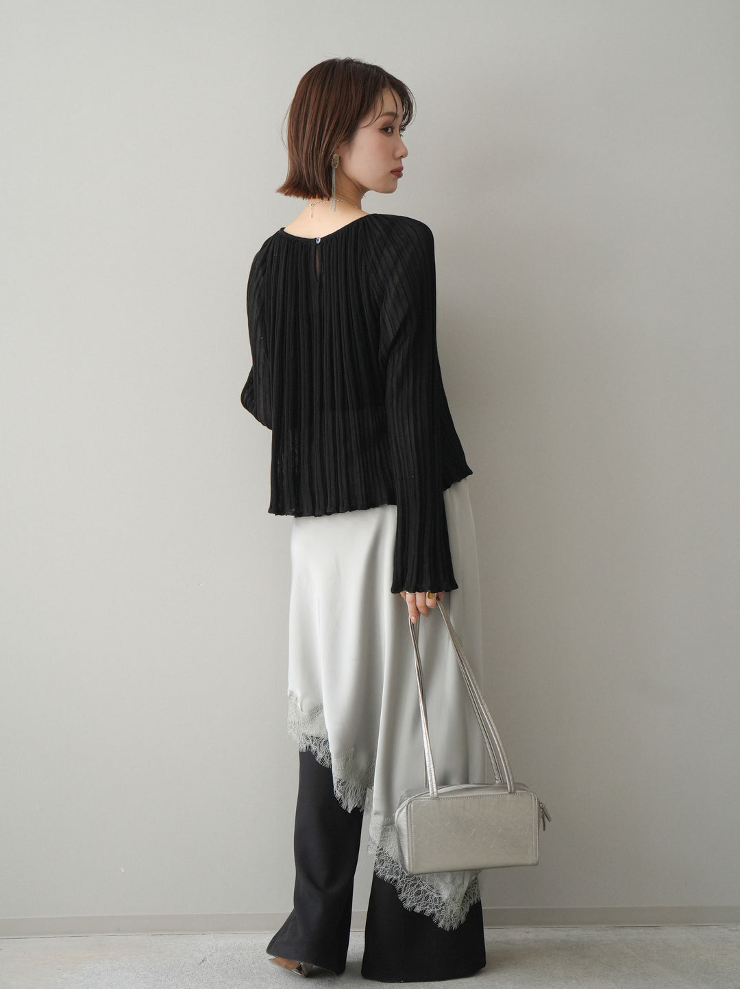 [SET]プリーツシアーフレアスリーブニットトップス+センターシームフレアパンツ+サテンライクアシメレーススカート(3set)