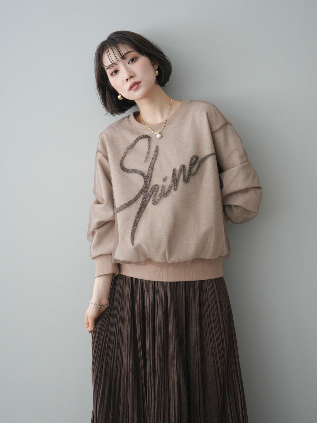 [予約]チュールレイヤードロゴスエットプルオーバー/beige