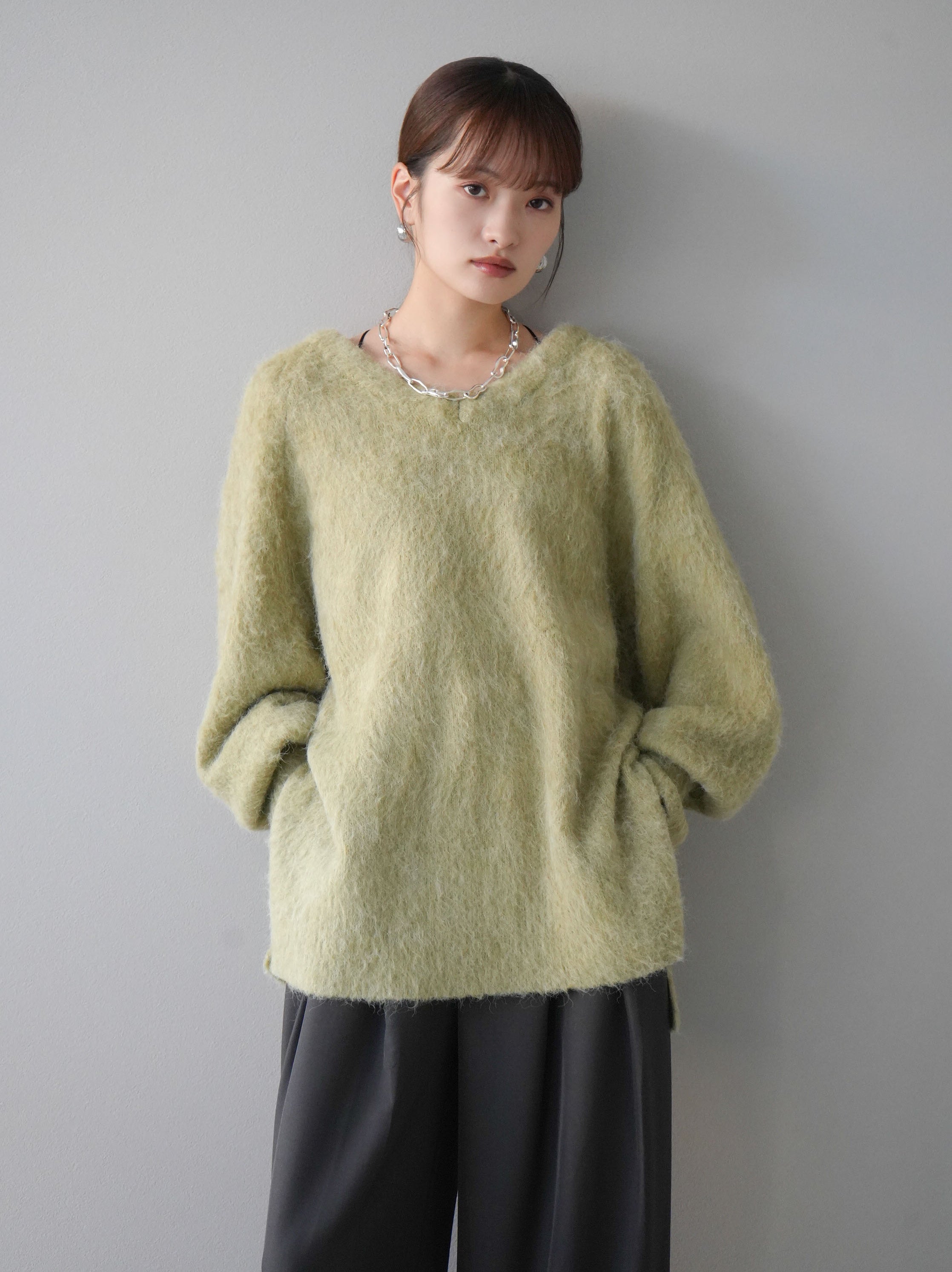 予約]Vネックオーバーモヘアニットプルオーバー/ピスタチオ – Lumier