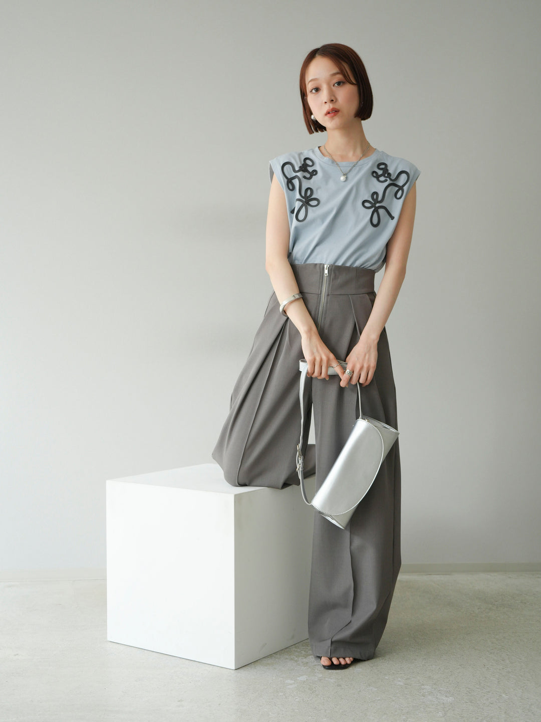 [SET]コード刺繍フレンチスリーブTシャツ+ジップタックワイドパンツ(2set)