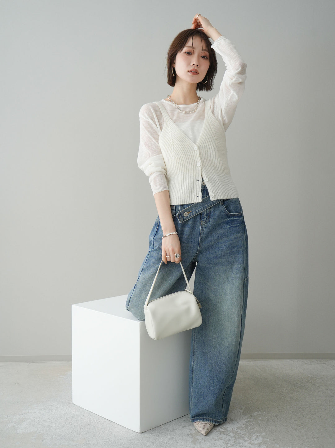 [予約]ビスチェアンサンブルシアーニット/white