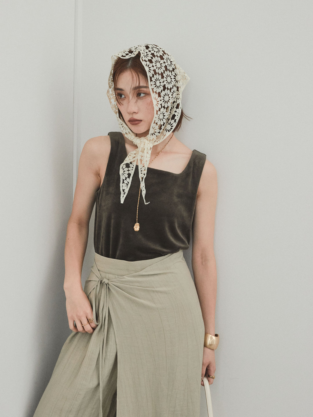 [SET]スクエアベロアタンクトップ+ワッシャーサテンレイヤードスカートパンツ(2set)