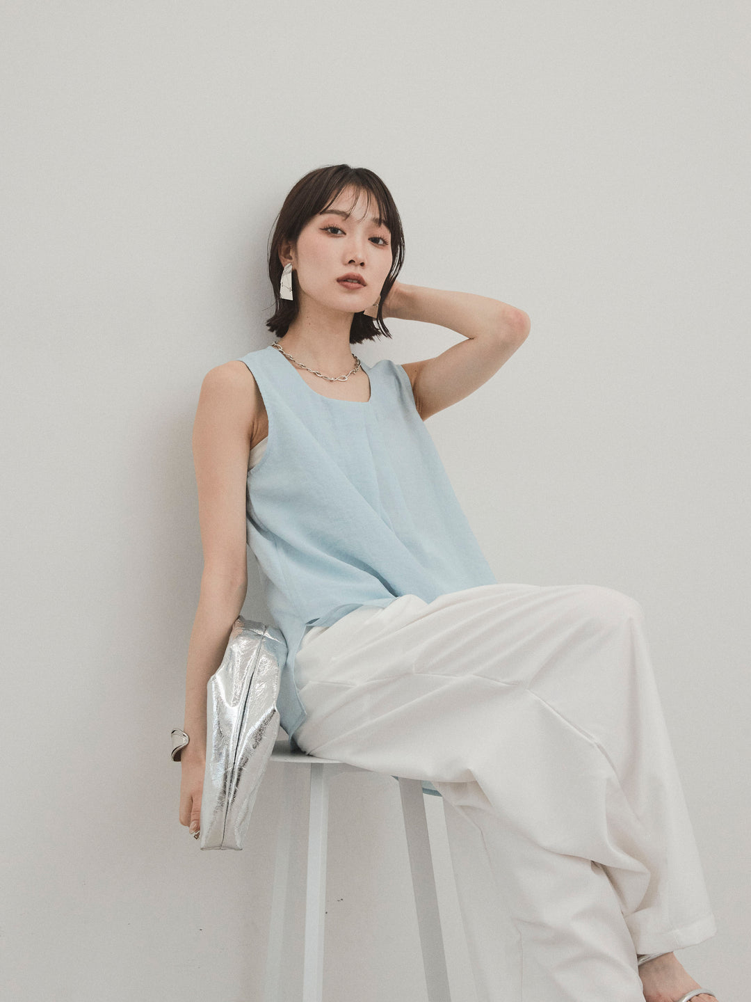 [SET] 透視褶皺不對稱上衣 + 設計環側褶褲 (2 件組)