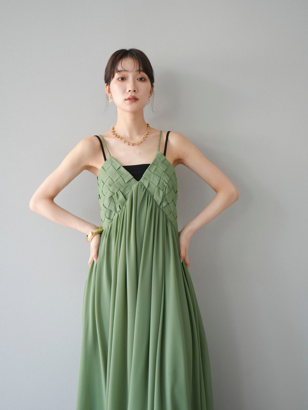 [SET]編み込みデザインシフォンワンピース+カップ付テレコリブベアキャミソール(2set)