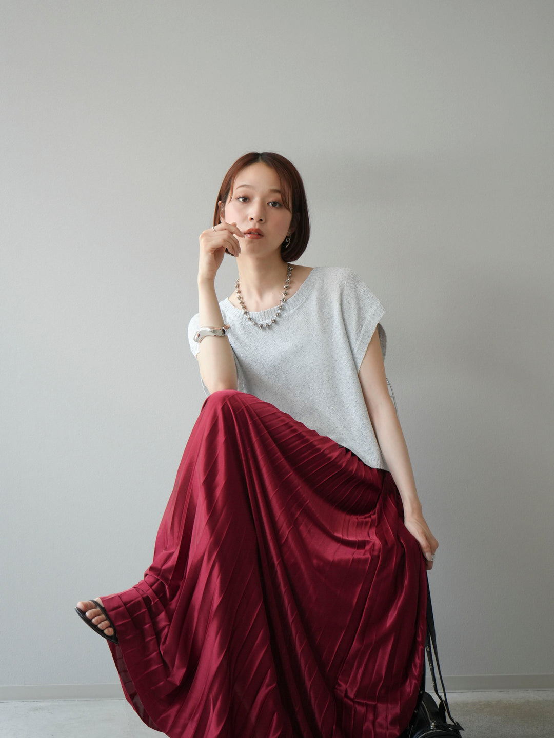 [SET]ネップヤーンクロップドニットベスト+サテンプリーツマキシスカート(2set)