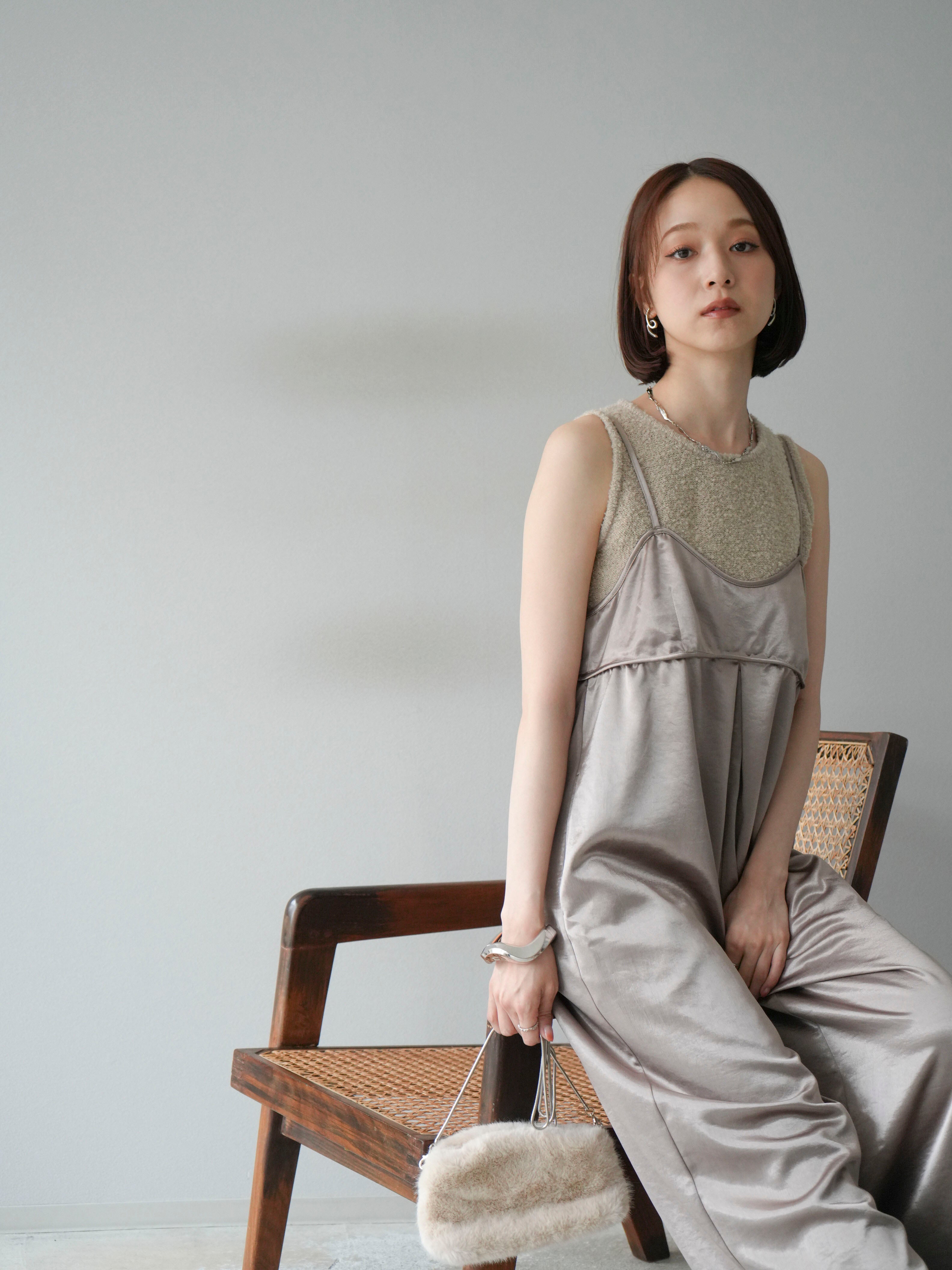 予約]ブークレニットタンクトップ/ベージュ – Lumier