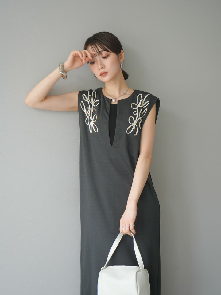 [予約]ライトポンチコード刺繍ワンピース/チャコール