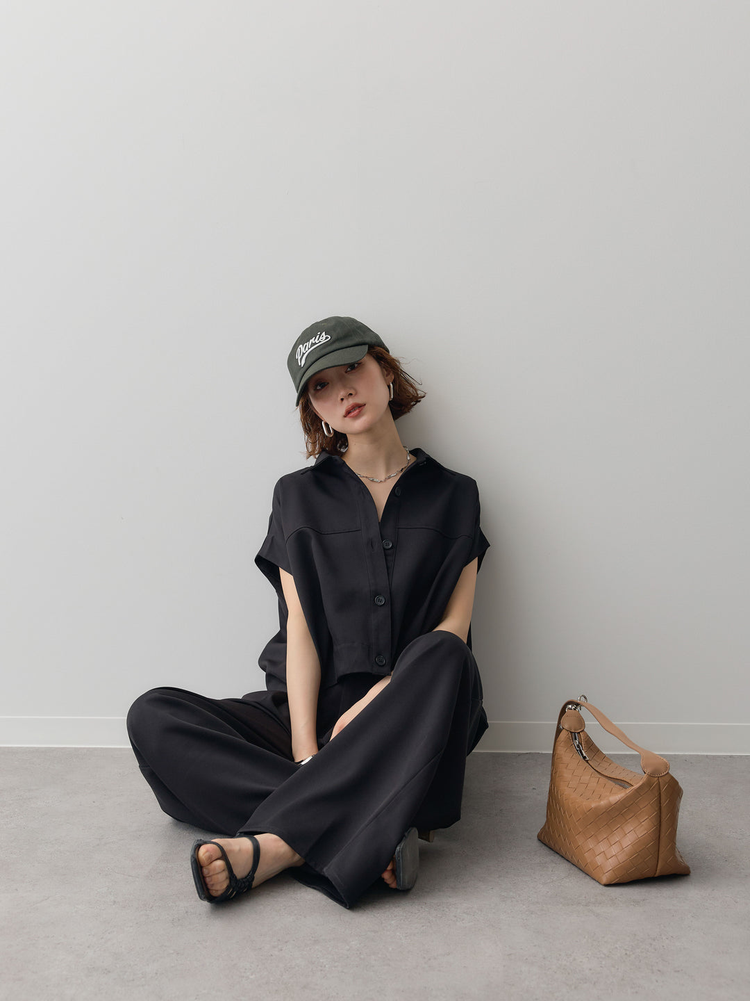 【套裝】縐綢燈籠無袖襯衫 + 縐綢闊腿褲（兩件套）