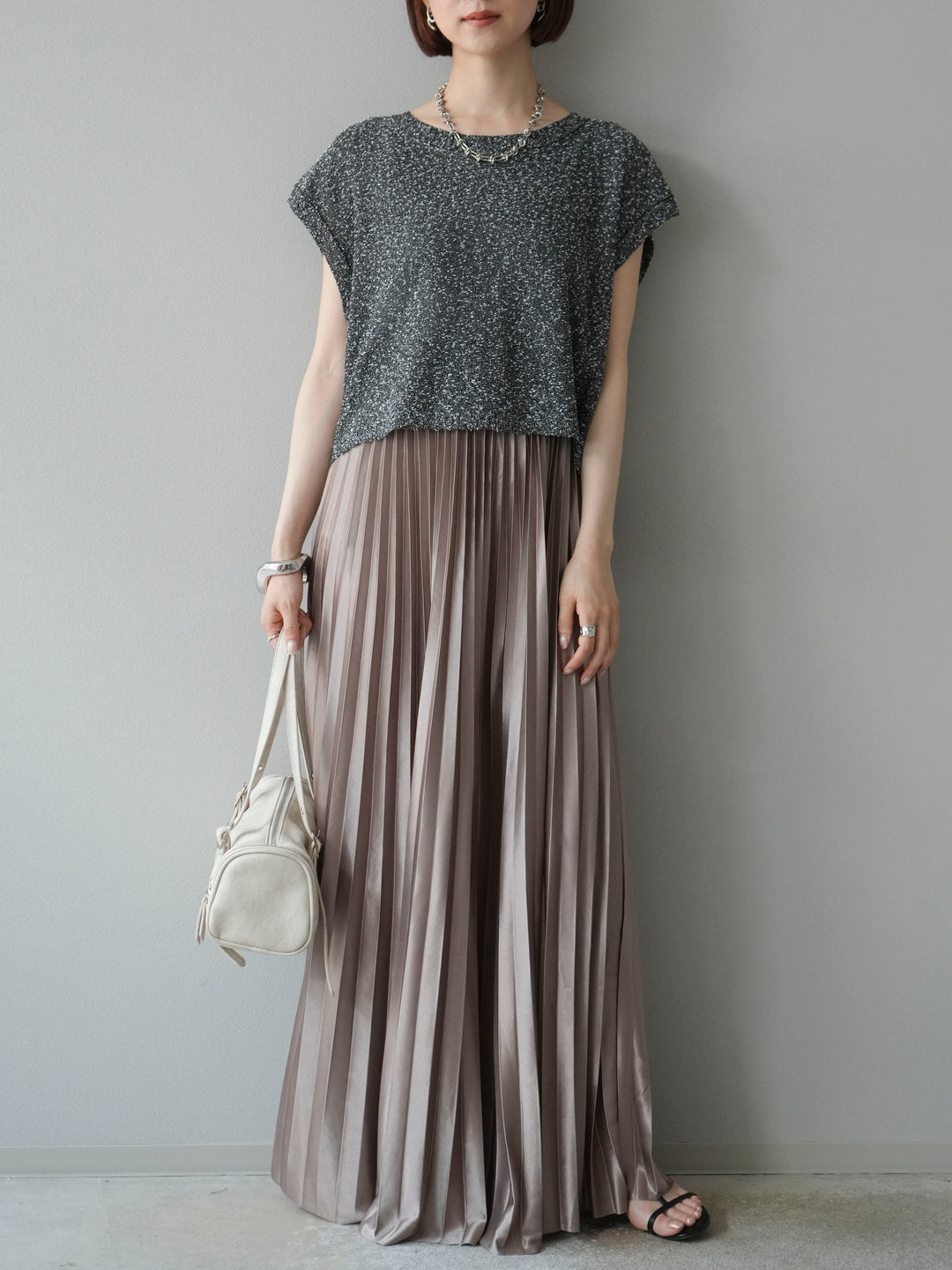 [SET]ネップヤーンクロップドニットベスト+サテンプリーツマキシスカート(2set)