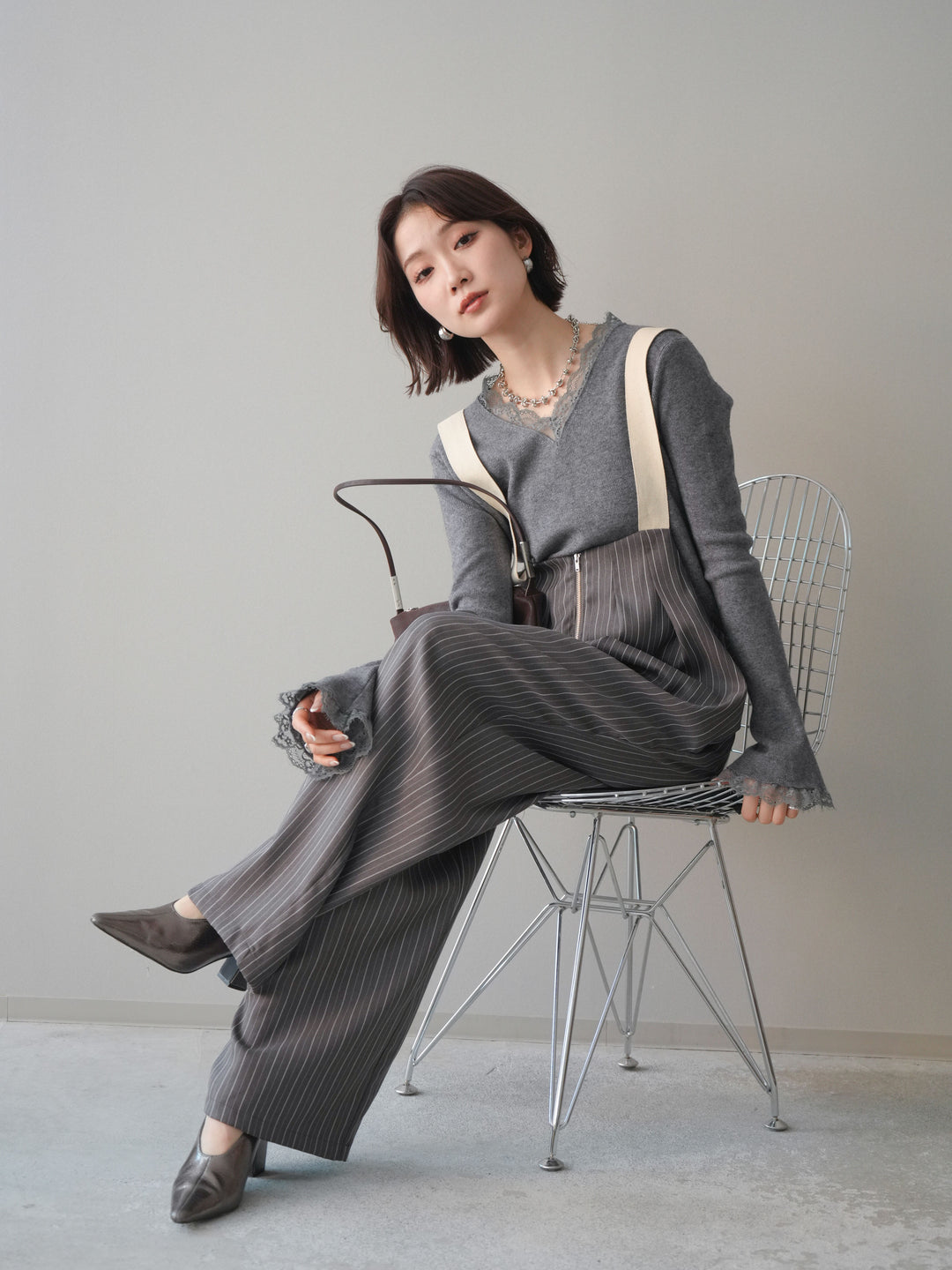 [予約]レースドッキングVネックニットトップス/gray