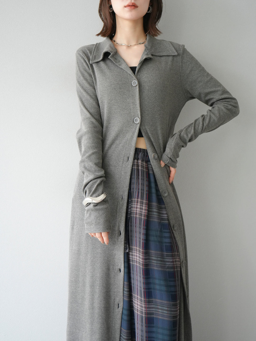 [予約]襟付きカットリブボタンワンピース/チャコール