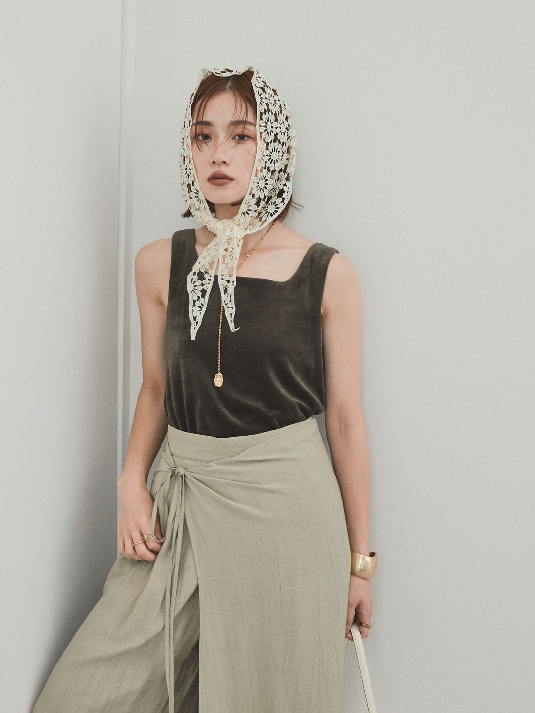 [予約]スクエアベロアタンクトップ/チャコール