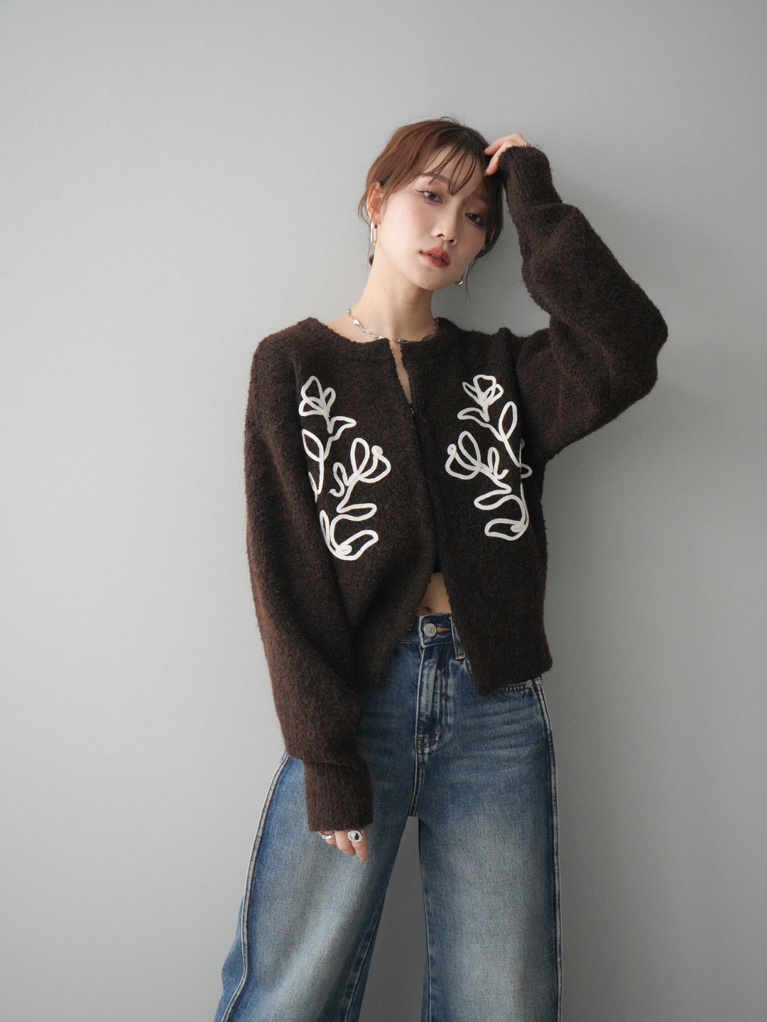 [予約]テープ刺繍ホック開きブークレニットカーディガン/darkbrown