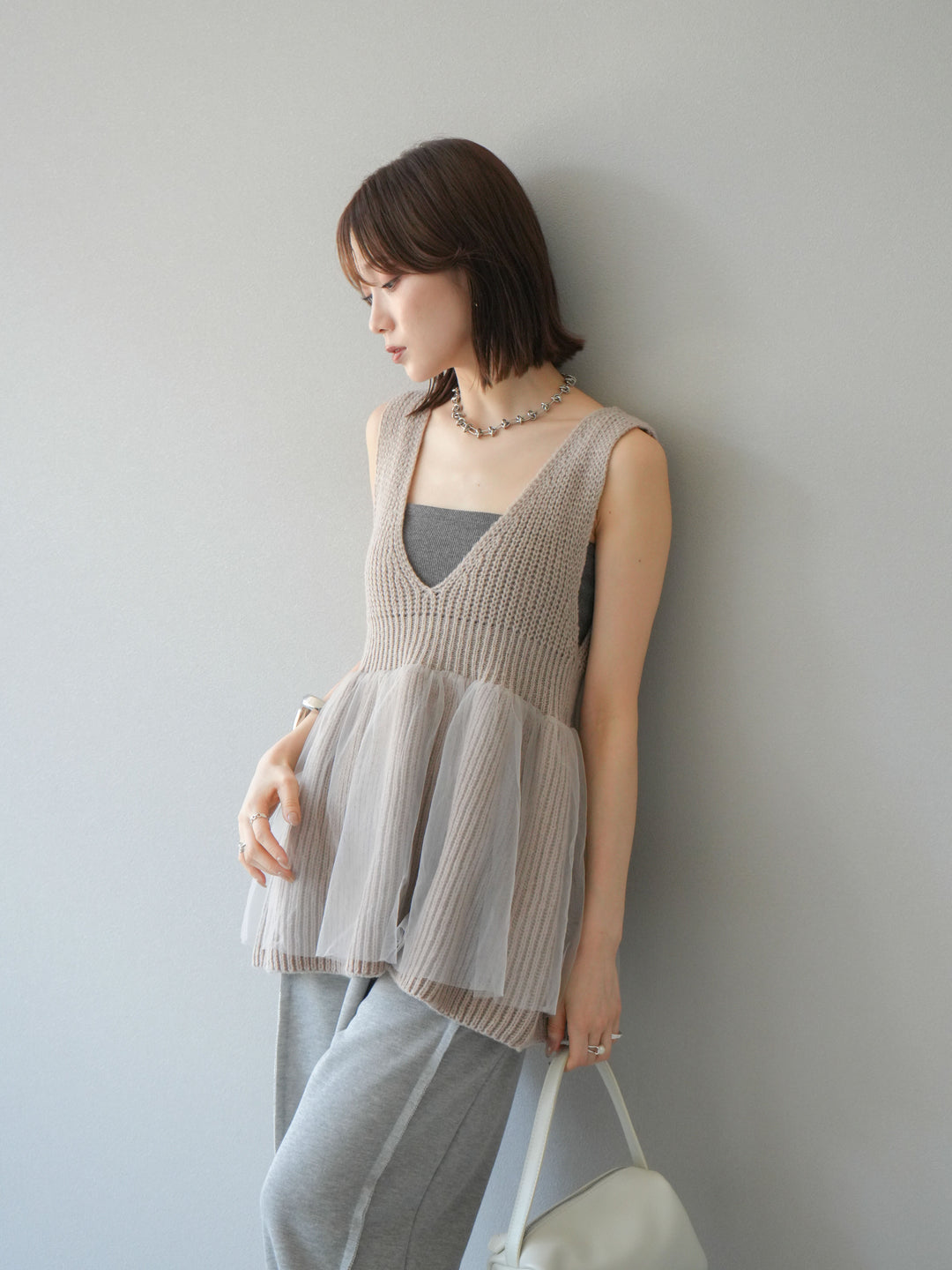 [SET] 薄紗層疊荷葉邊針織背心 + 兩用設計運動褲（2 件組）