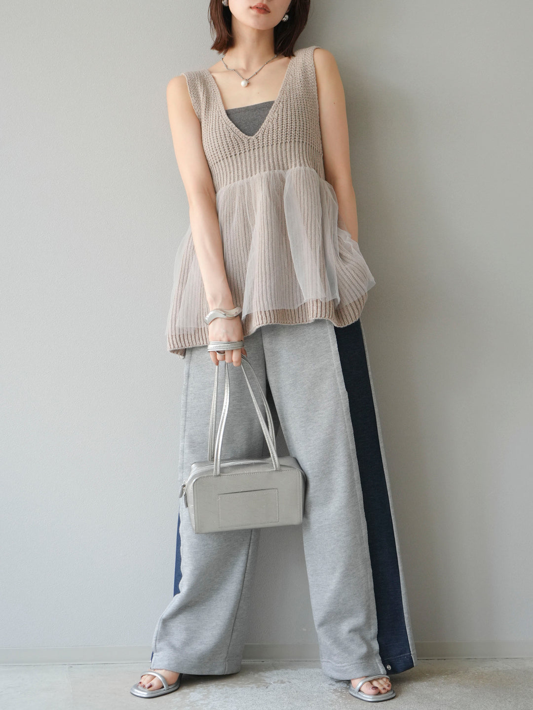 [予約]チュールレイヤードペプラムニットベスト/グレージュ