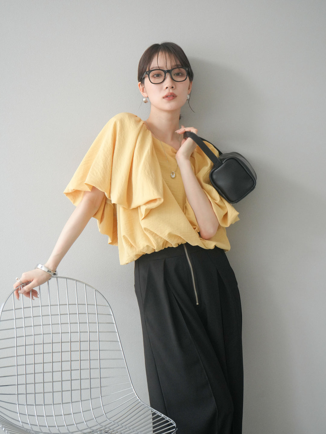 [SET] 燈籠袖褶襉設計上衣 + 拉鍊褶襉寬褲 (2 套)
