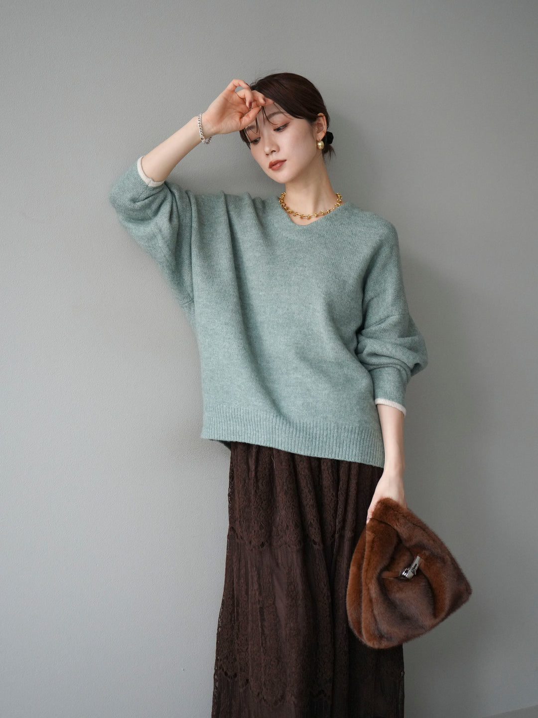 [SET]Vネック配色スリーブニットプルオーバー+選べるアクセセット(2set)