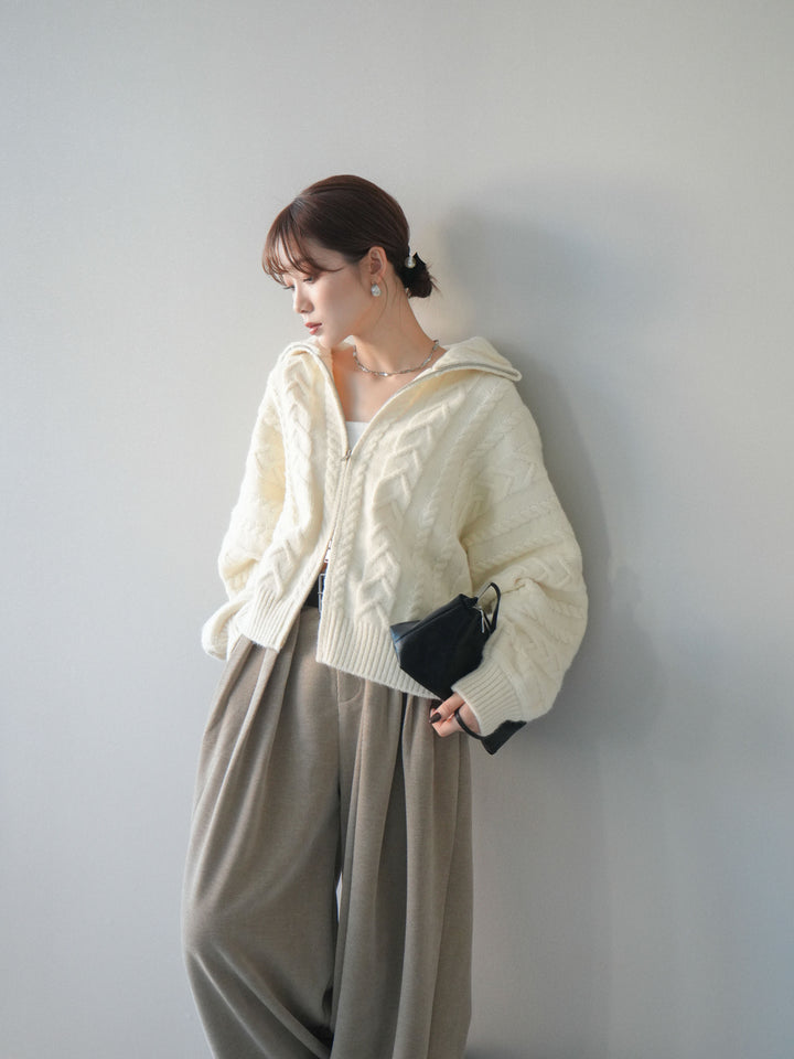 [予約]ケーブル編みハイネックZIPニットカーディガン/white