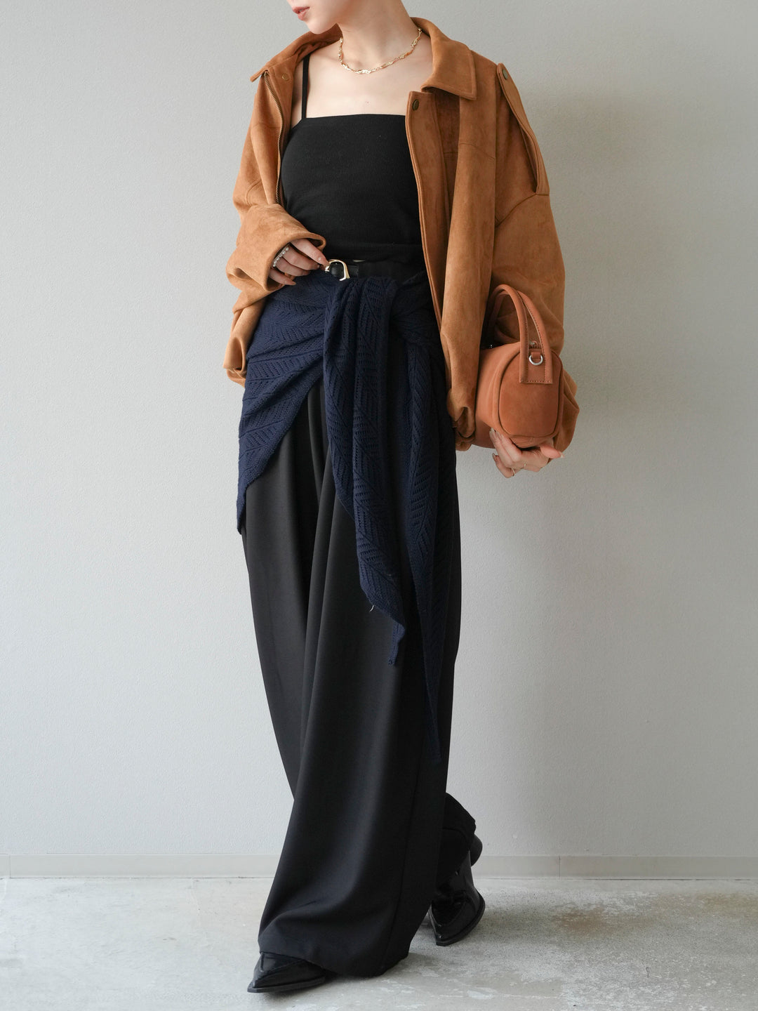 [預購] 皮帶環設計寬褲/黑色