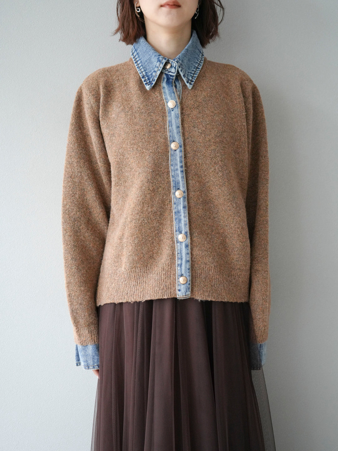 【預購】牛仔領紐扣針織開襟衫/駝色