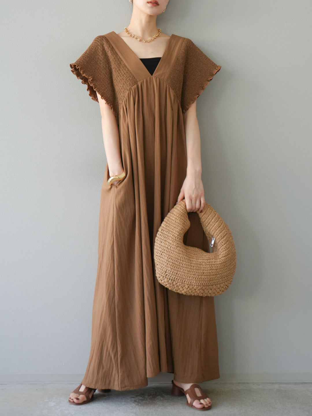 【預購】褶皺V領洋裝/米色