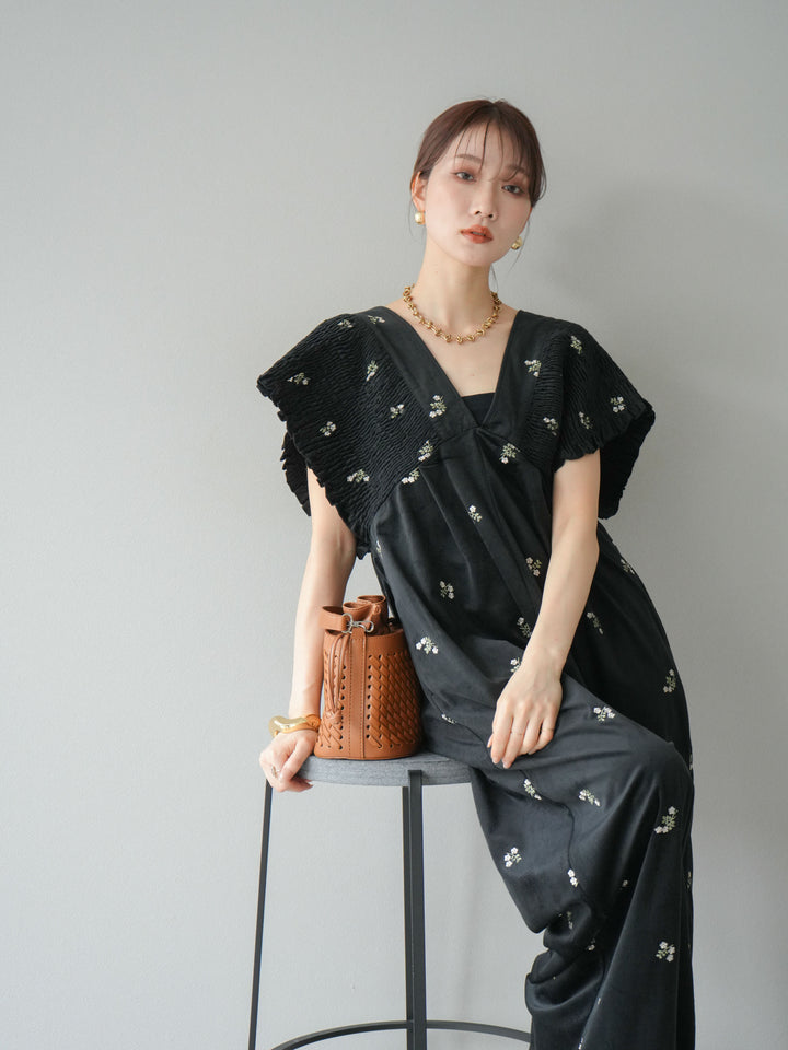 [予約]ベロアフラワー刺繍シャーリングサロペット/ブラック