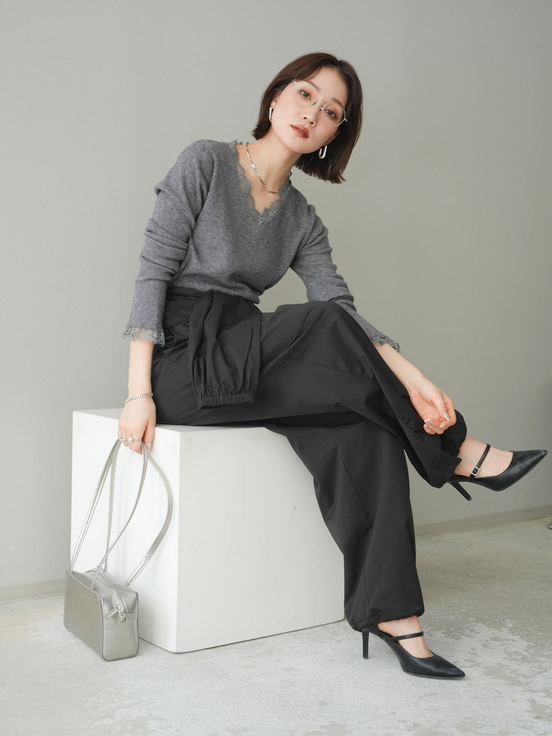 [SET]レースドッキングVネックニットトップス+ウエスト巻きデザインドロストコットンナイロンパンツ(2set)