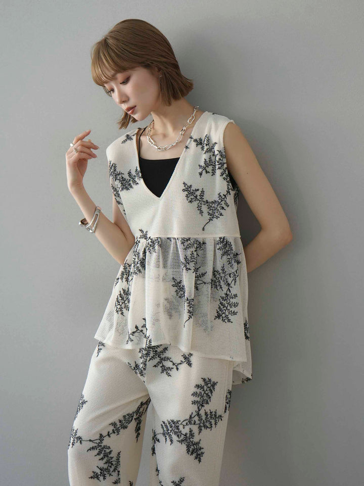 [予約]リーフ柄メッシュVネックフレアトップス/アイボリー