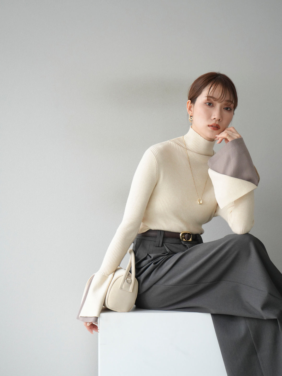 [SET] 疊層喇叭袖高領針織上衣 + 雙褶寬褲 (2 套)